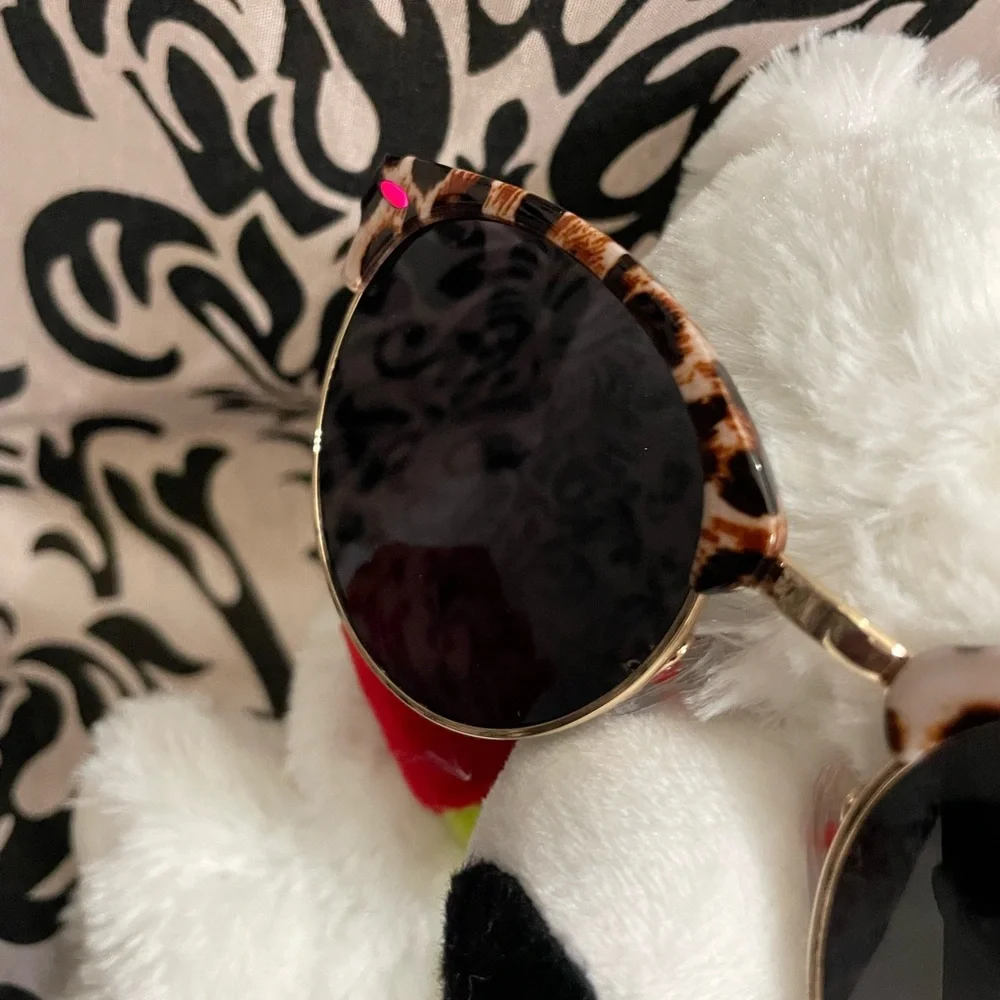Cat Eyes Animal print sunglasses